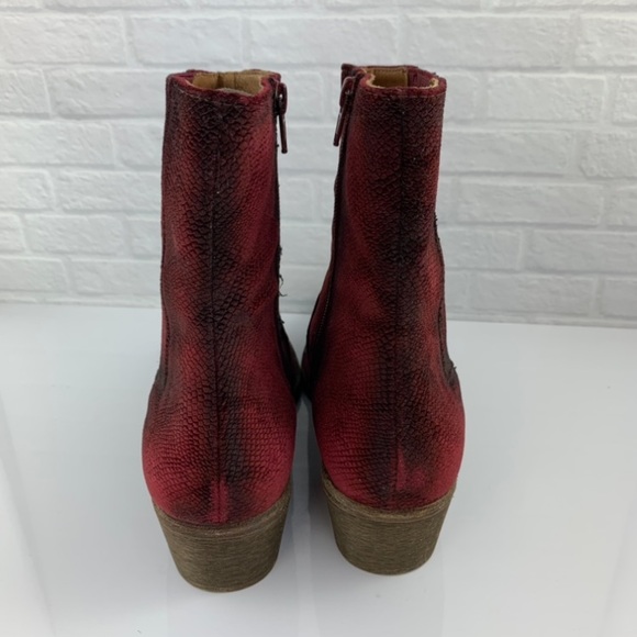 Free People Barbary Velvet Snake Print Western Steel Tip Ankle Boots Sz 39 $298 - Picture 6 of 7
